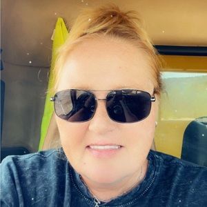 Meet your Posher, Sharon